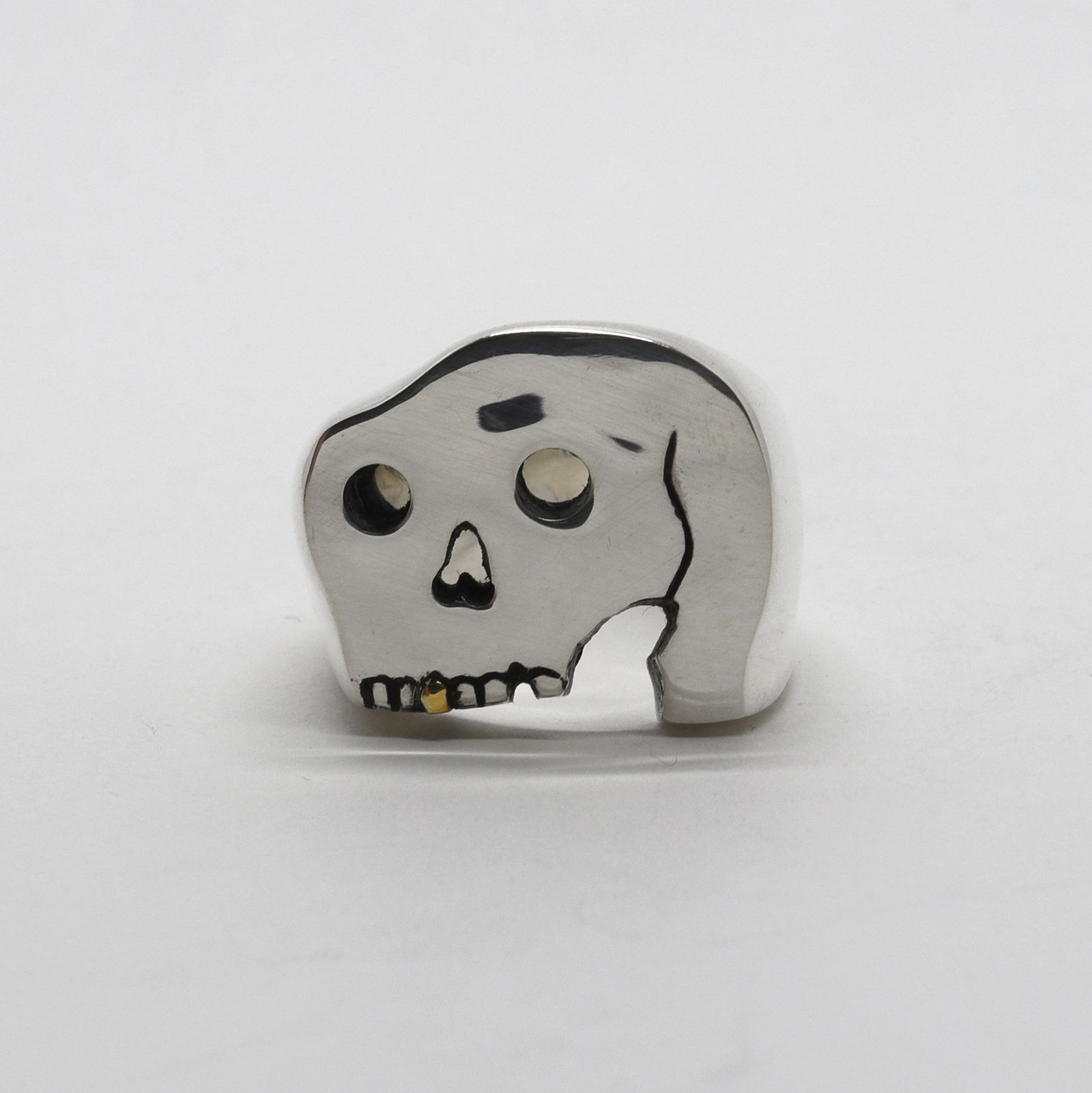「The Ogling Skull Ring」リング