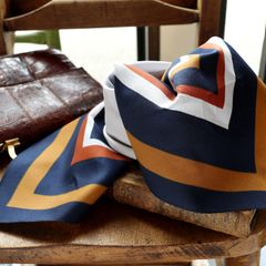 「モダンスクエア」ヴィンテージスカーフ ヨーロッパ