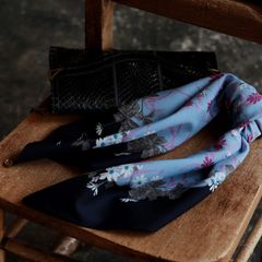 「花柄」ヴィンテージスカーフ ヨーロッパ Eni eioui