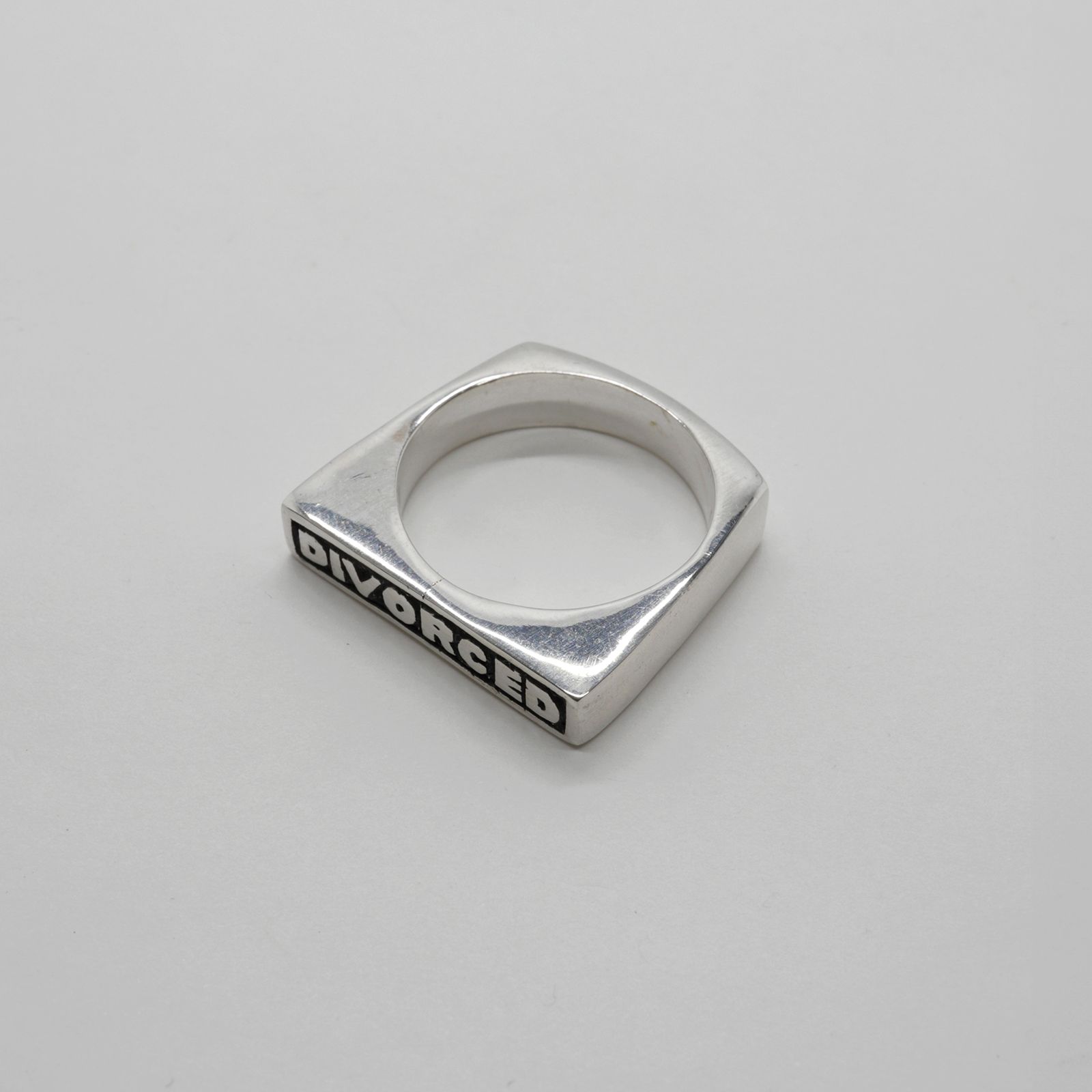 「The Divorced Ring」リング