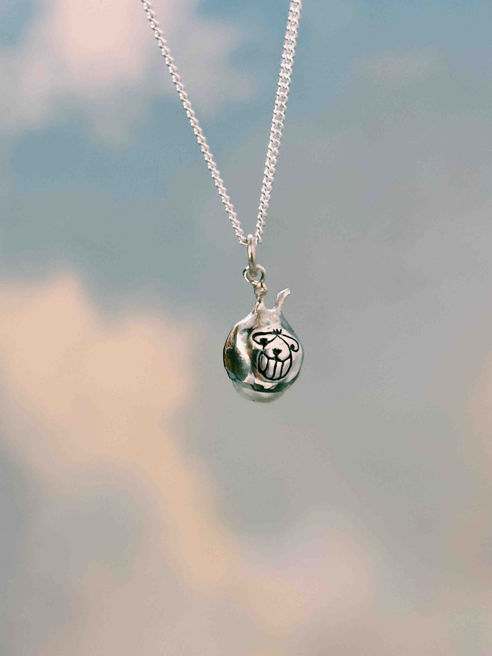 「Space Hopper Necklace」ネックレス