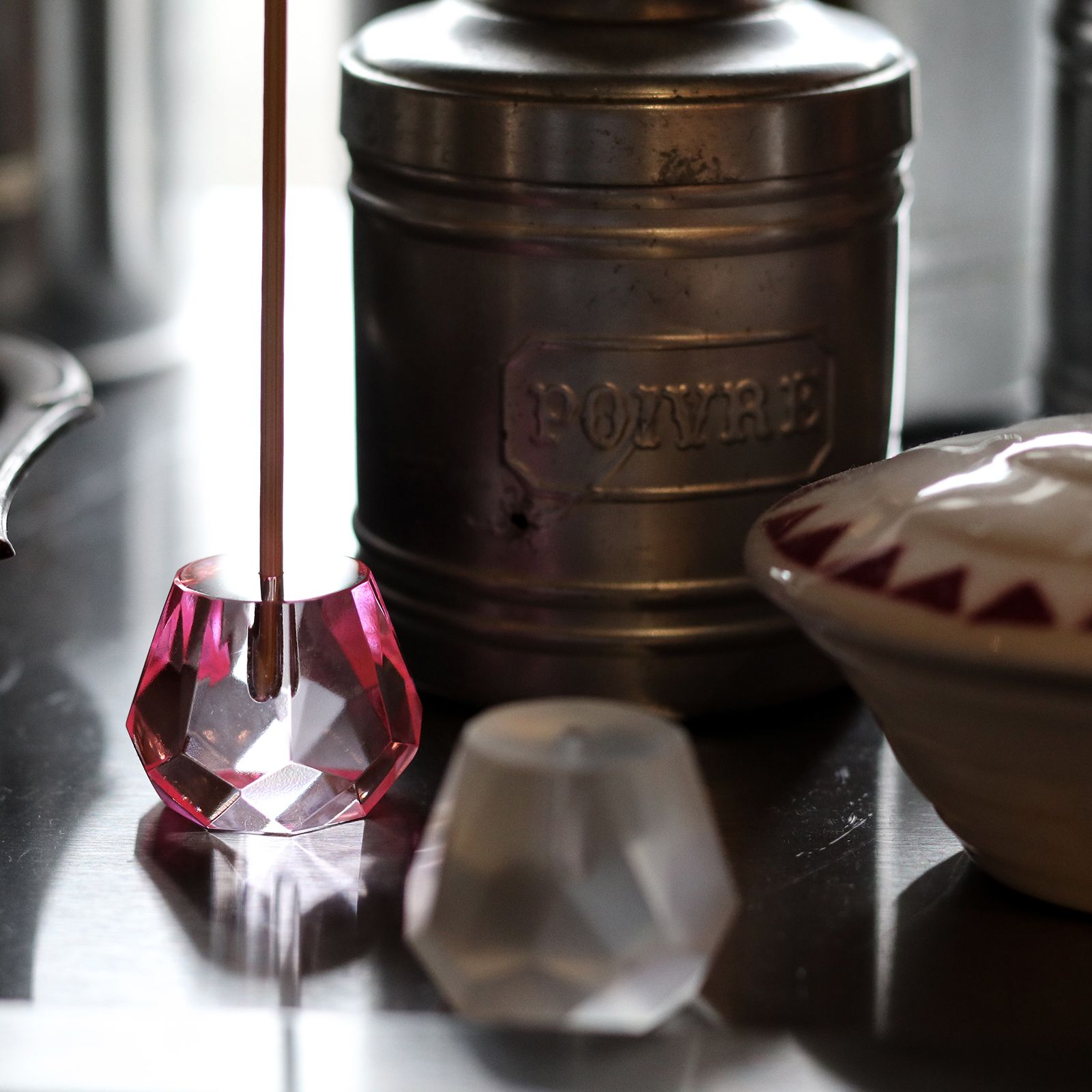 「CRYSTAL INCENSE HOLDER」Pink