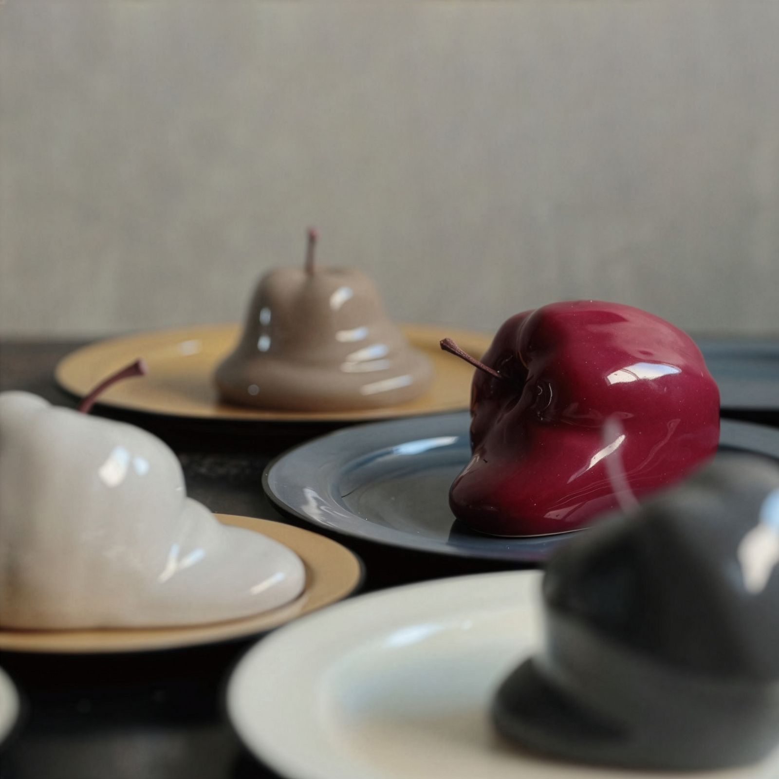 「ROBBEN DEEP APPLE」溶けたリンゴのオブジェ