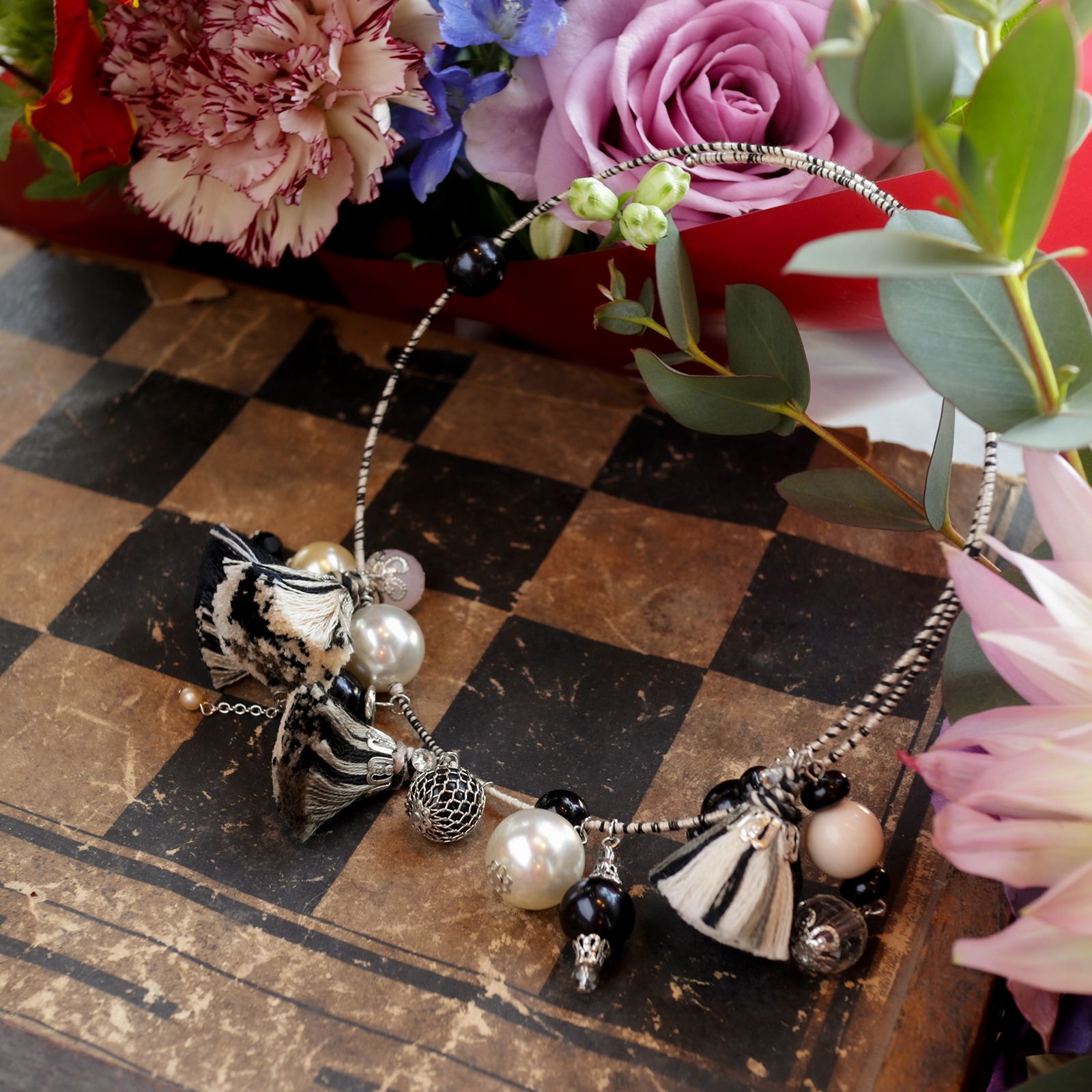 「Le conte de Pamellah」チョーカー