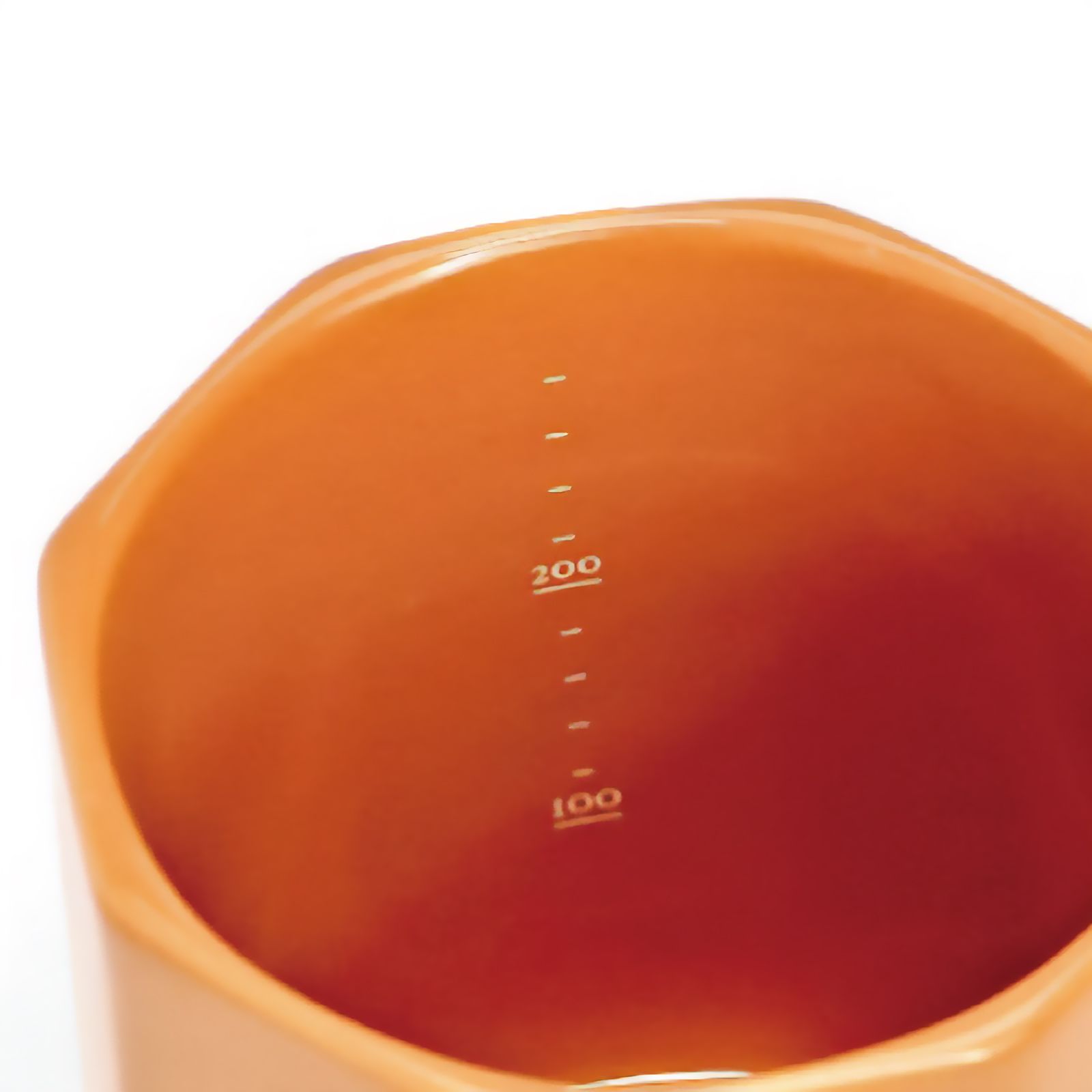 PORCELAIN MEASURING MUG "Light Brown"