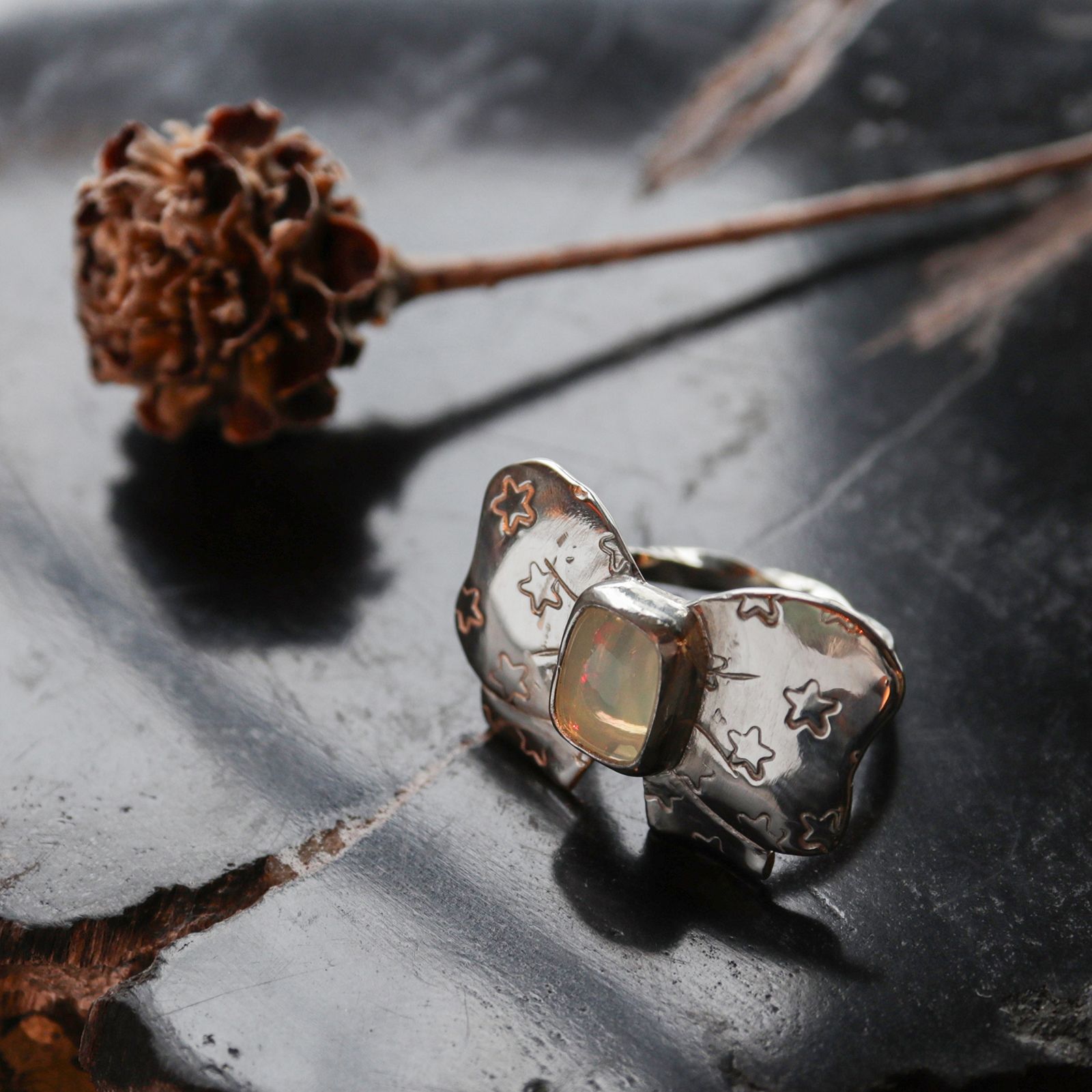 「Opal Ribbon Ring」リング