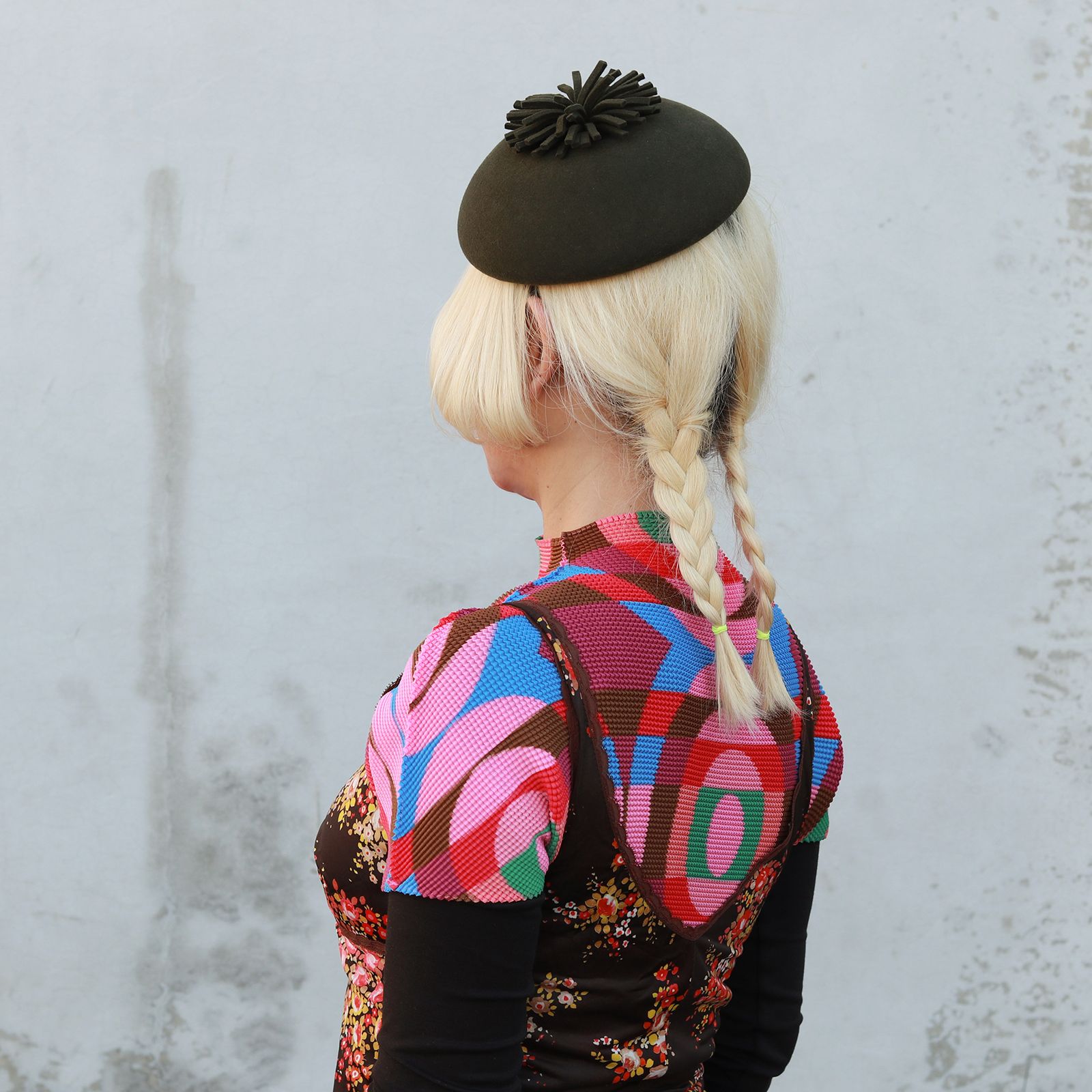 【送料無料対象外】ポンポンプチベレー カーキ