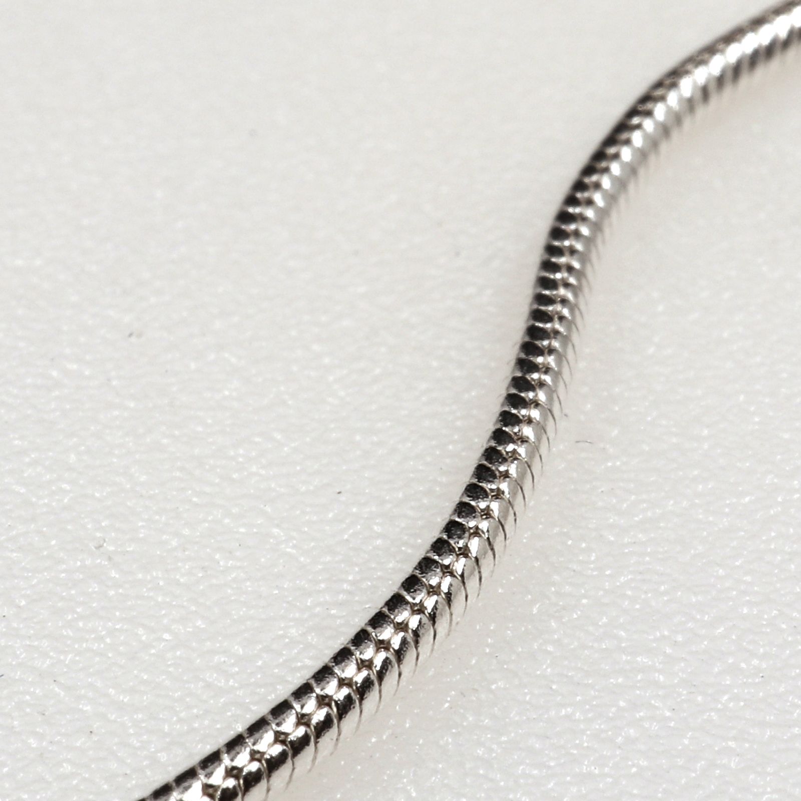 「LINE NECKLACE ZIG SHORT」ネックレス