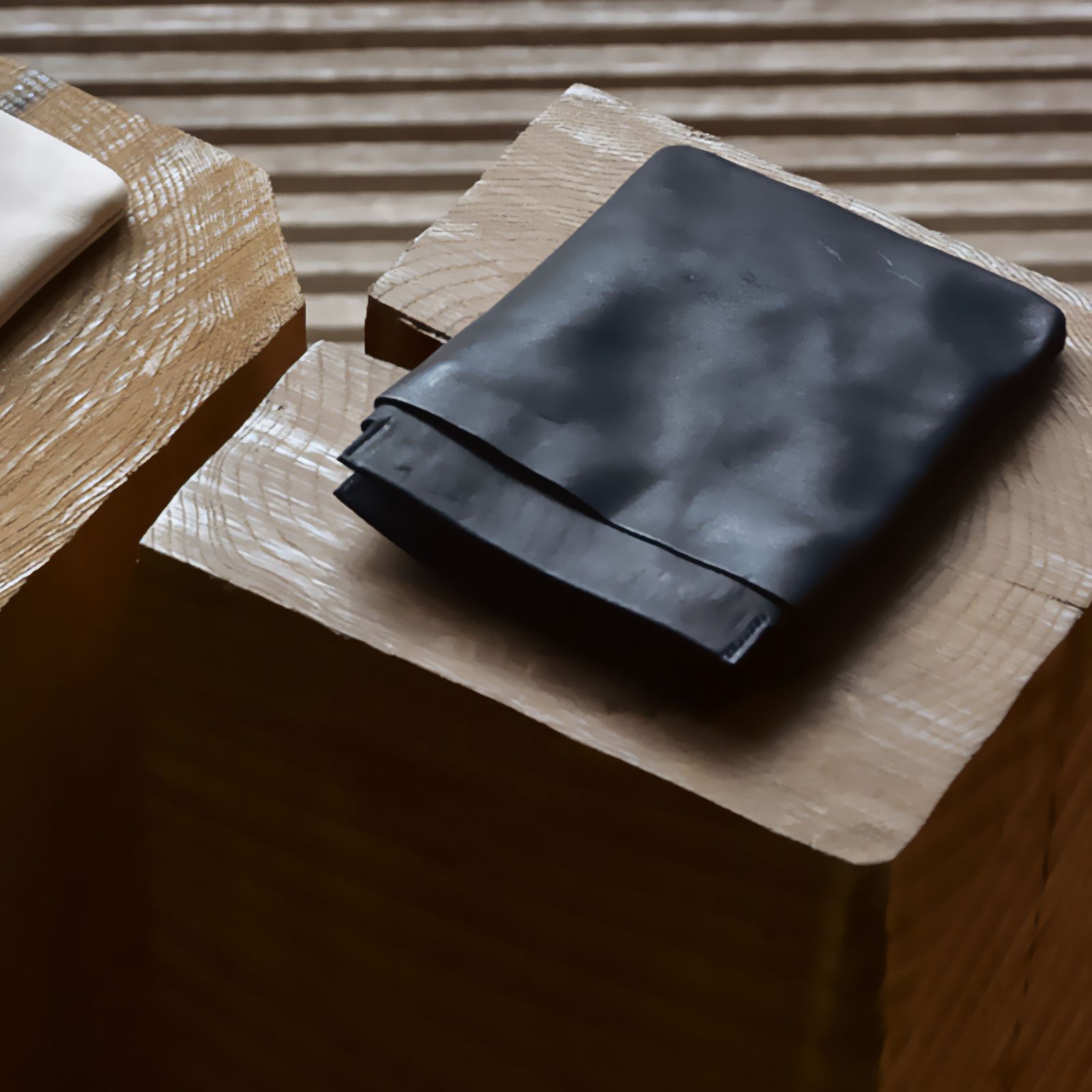 「TOKYO NUME」スマートフォンポーチ ブラック