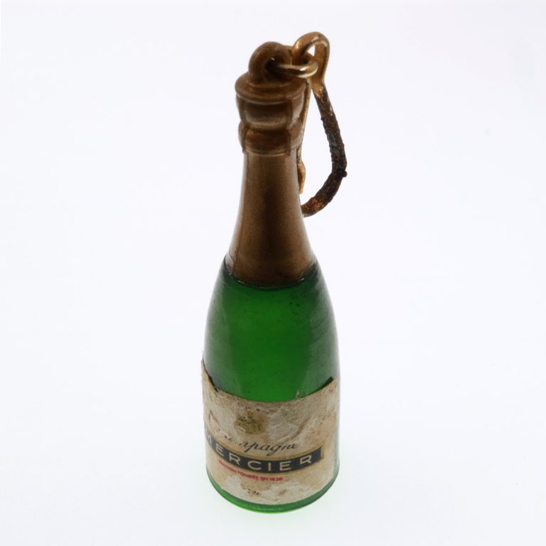 Chanpagne MERCIER シャンパン フレンチキーホルダー corne/コルネ