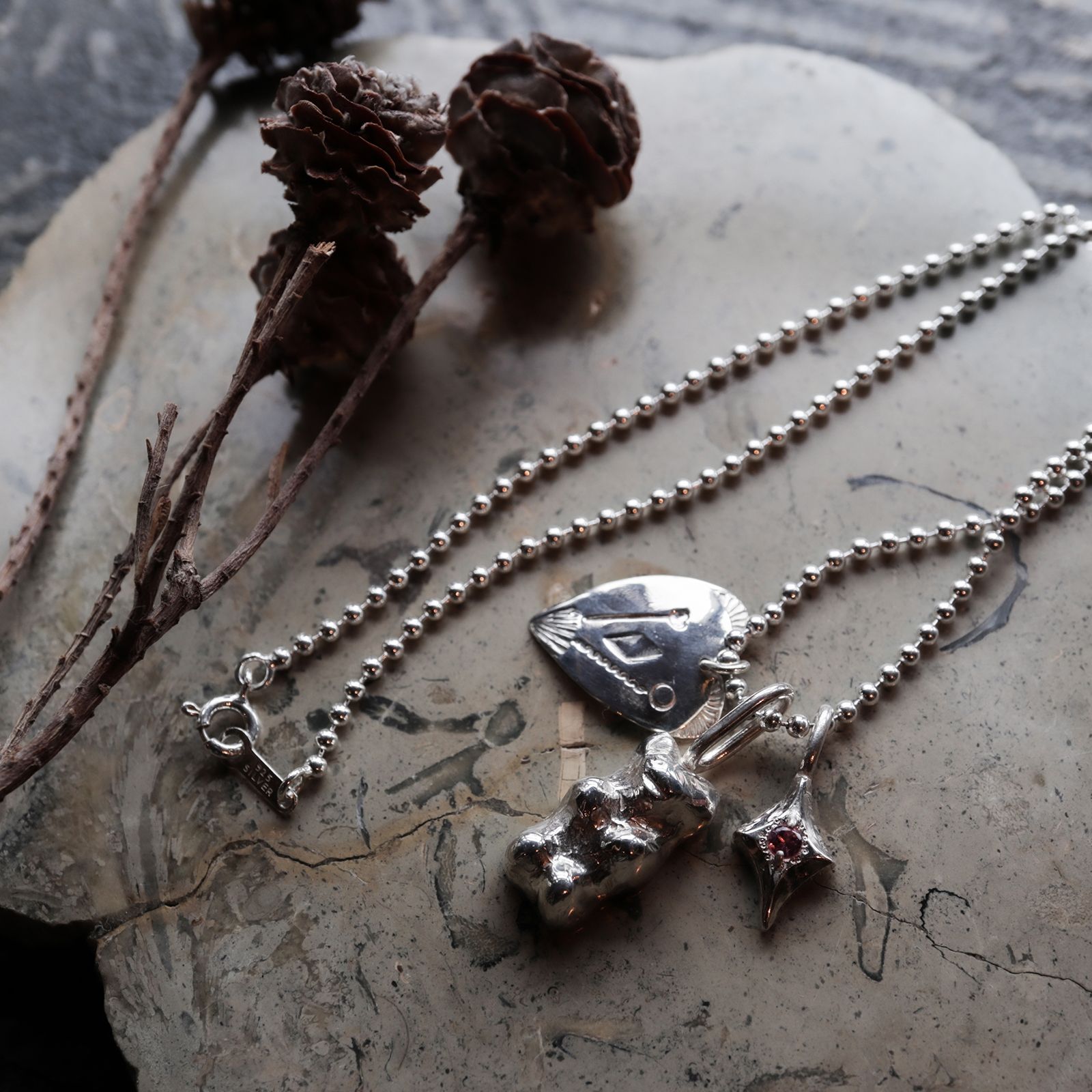「BAER 3 CHARM NECKLACE」ネックレス