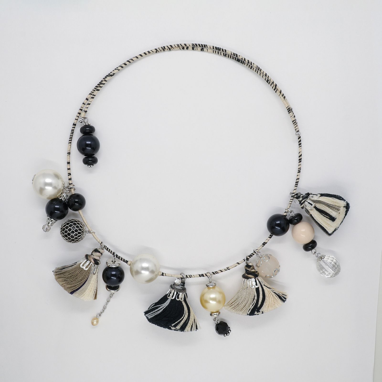 「Le conte de Pamellah」チョーカー