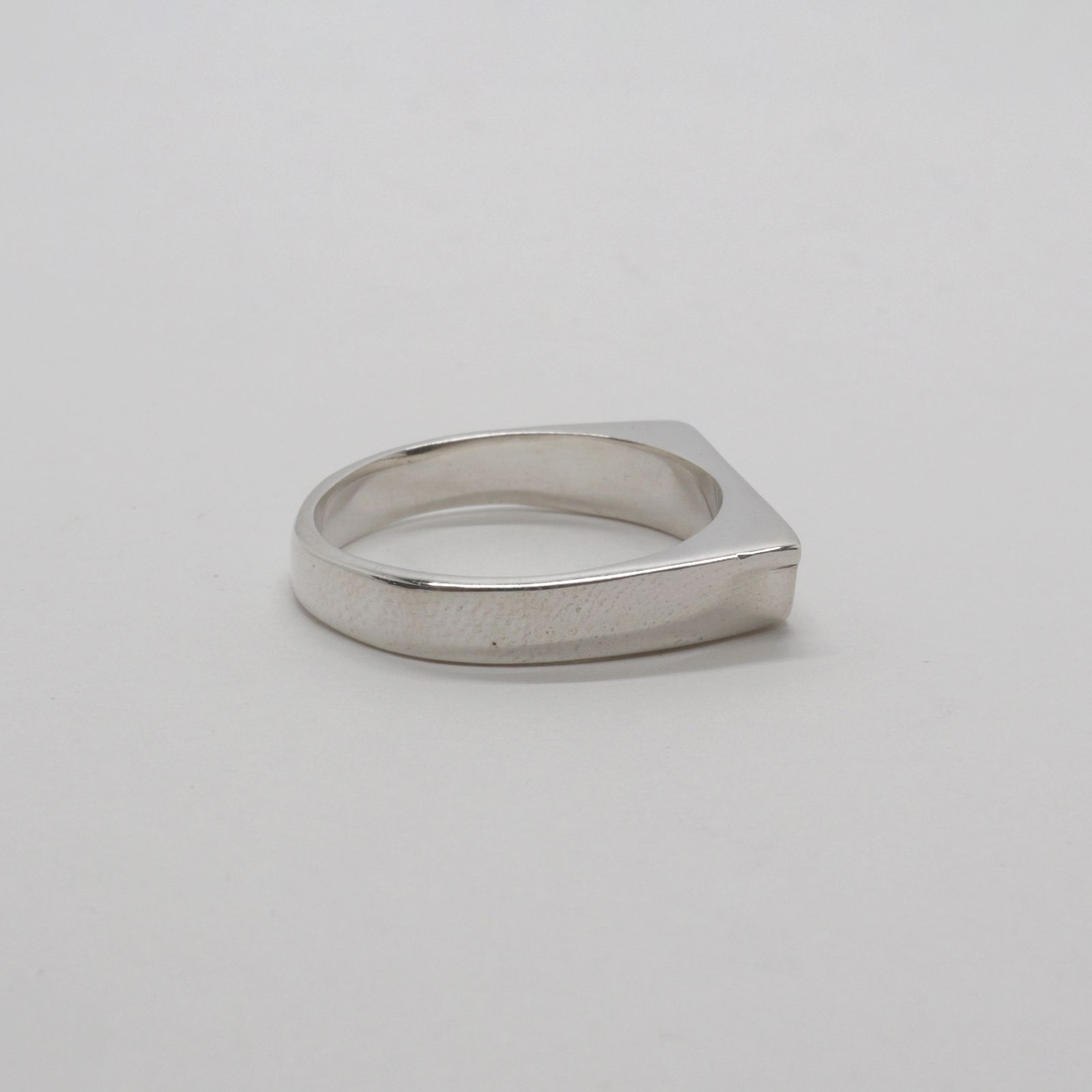 「Shades Ring」リング