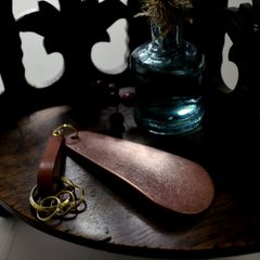 「COPPER SHOE HORN LEATHER KEY HOLDER」シューホーン・キーホルダー