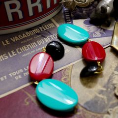 「スイング2トーンオーバルペブル」イヤリング レッド×ミント