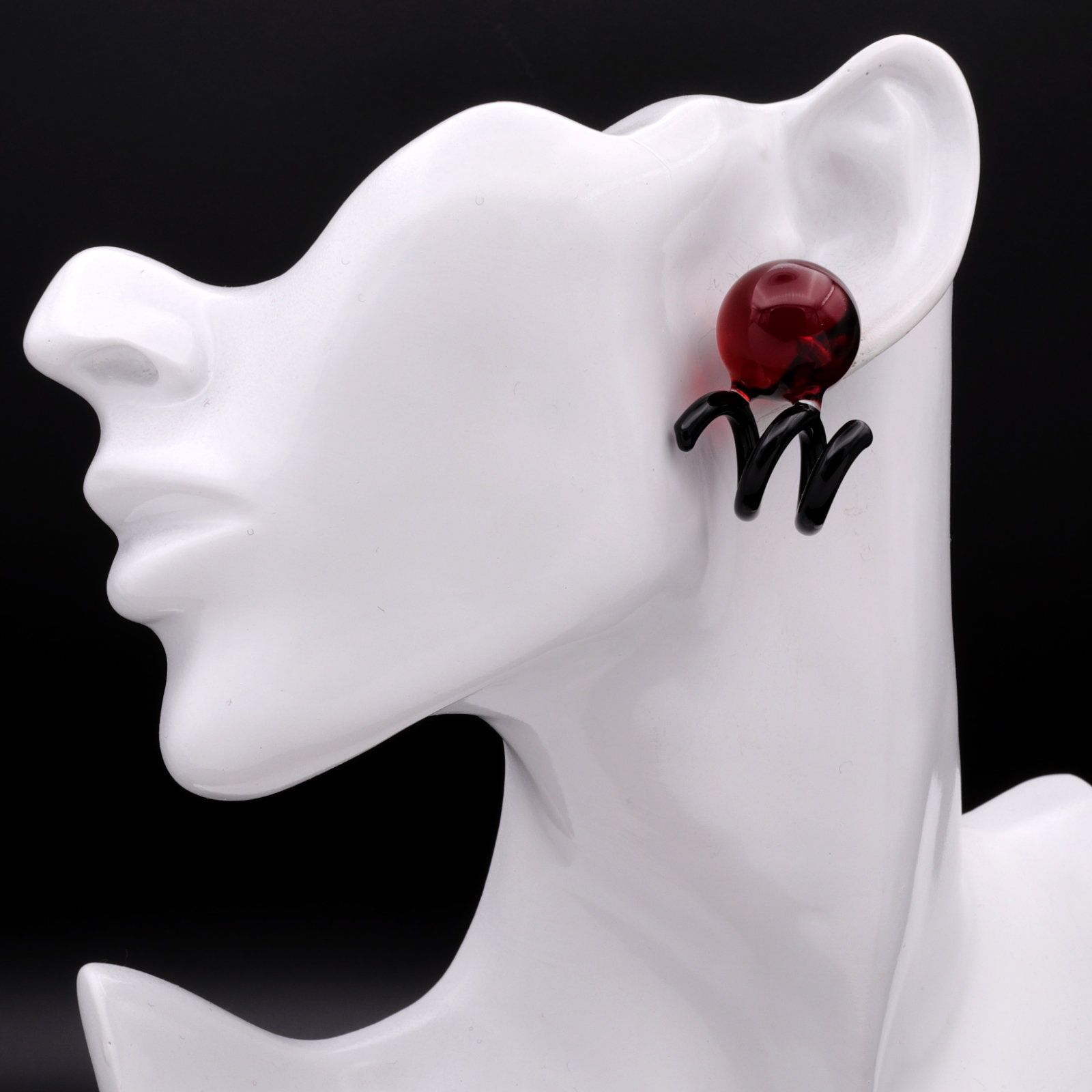 「New Spiral Glass」ピアス(片耳) アンバー×ブラック