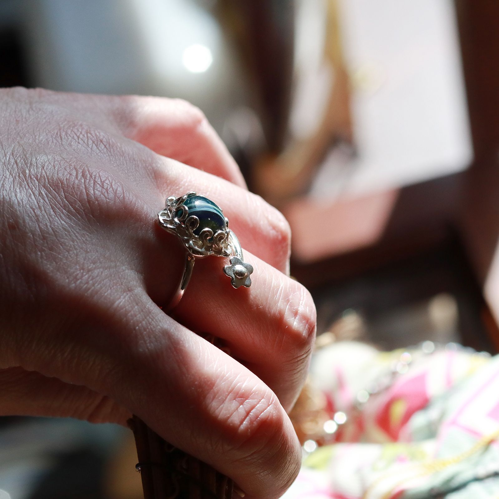 「SPIRAL FLOWER RING SURFITE」リング