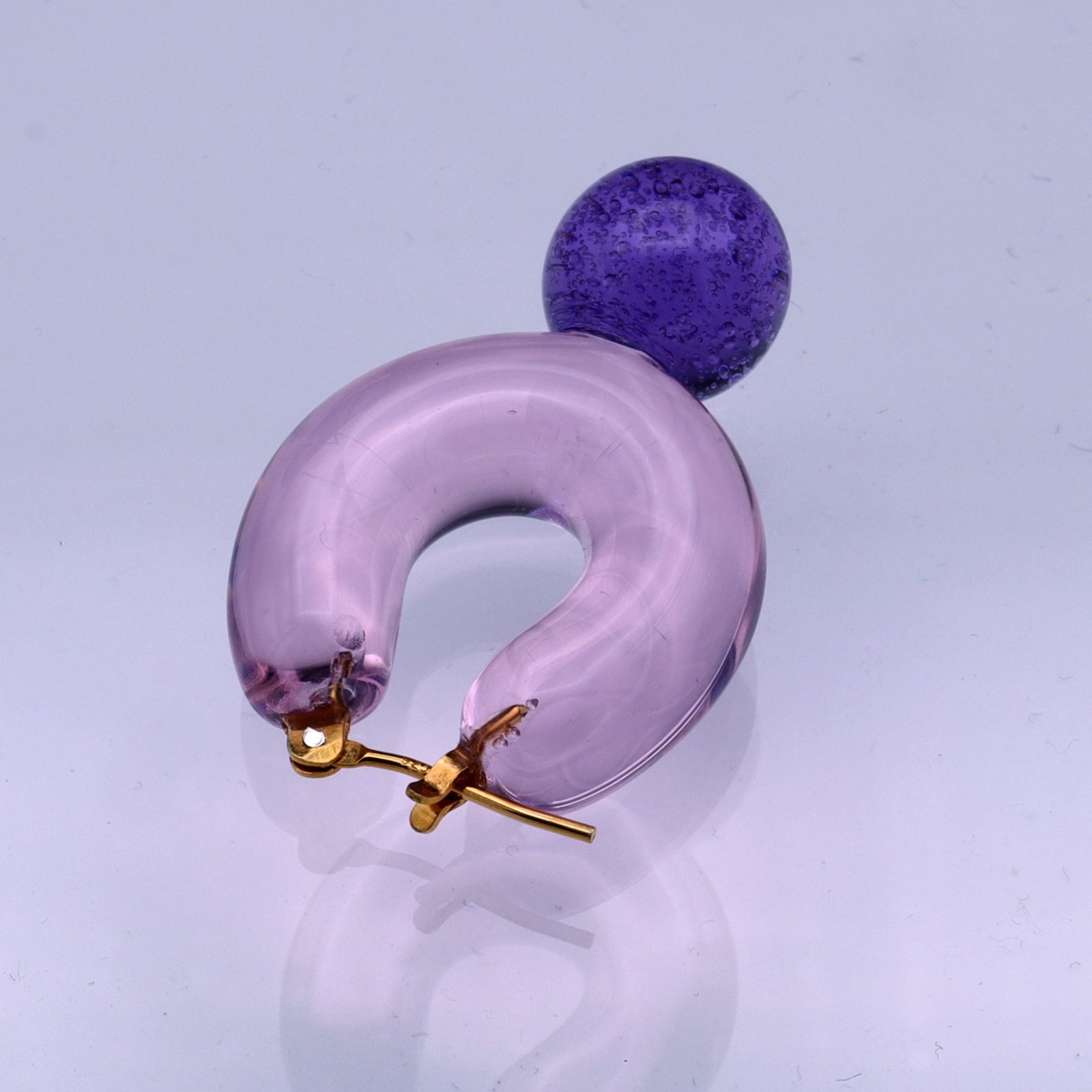 「Glass Hoop "C" Pierce MINI」ピアス(片耳) パープル&ピンク