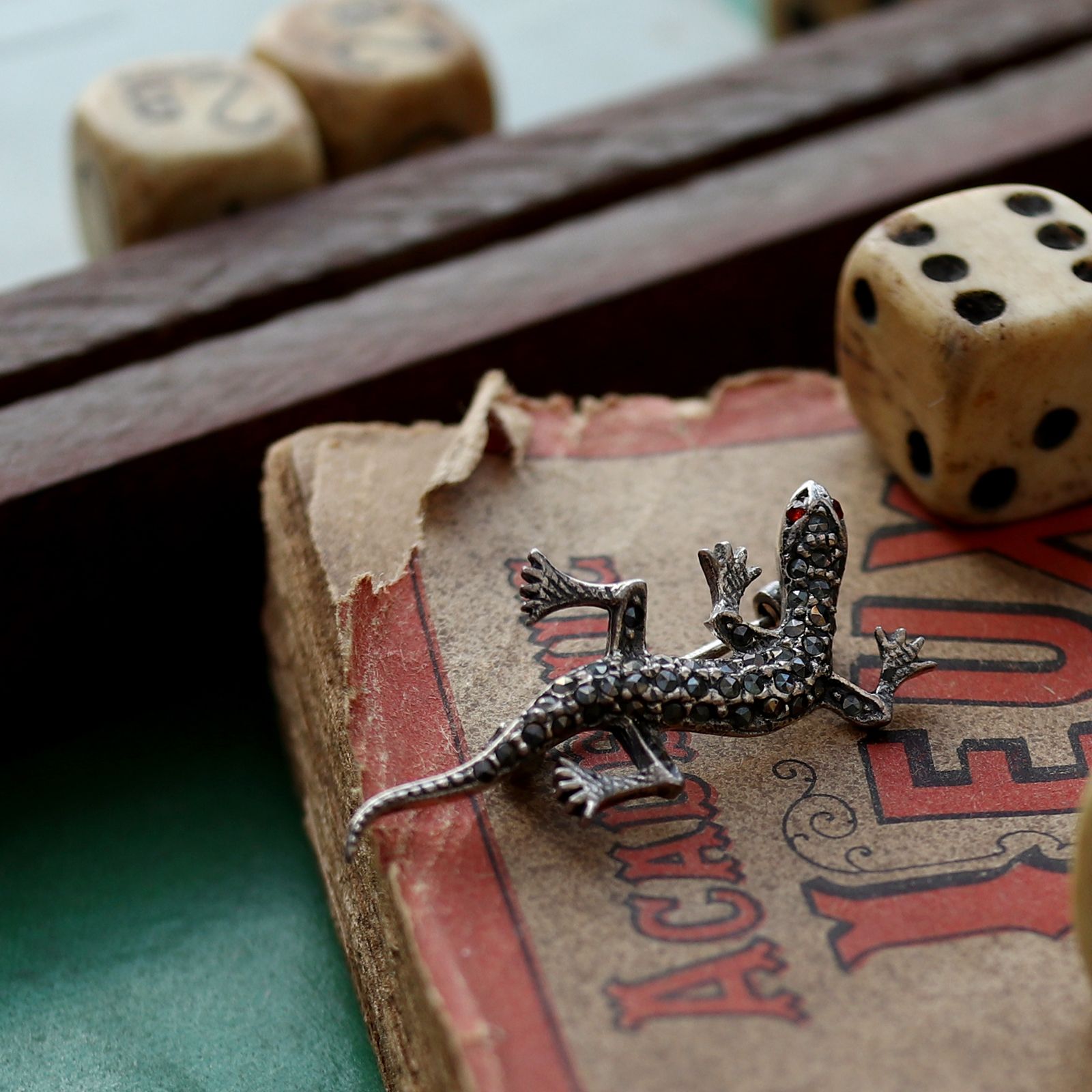 「マーカサイトリザード」ブローチ ヨーロッパ silver925