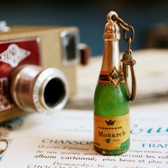 CHAMPAGNE Monarch シャンパン フレンチキーホルダー