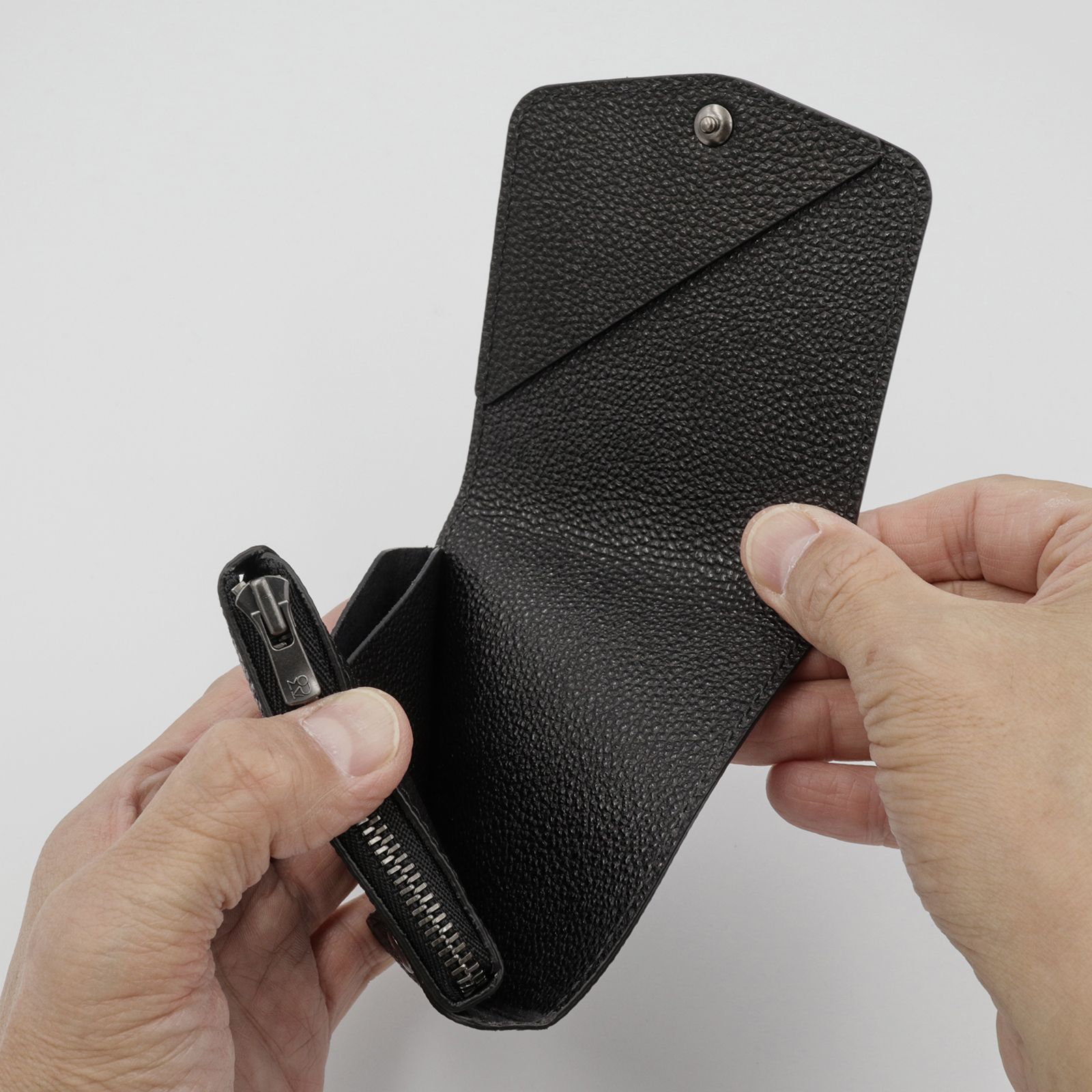 「小さく薄い財布SAKU ver.3 黒桟革」黒