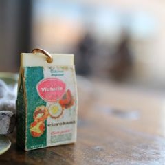 Victoria "vicrokant" フレンチキーホルダー
