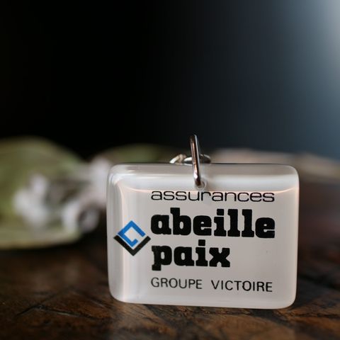 abeille paix 保険会社 ブルボンキーホルダー