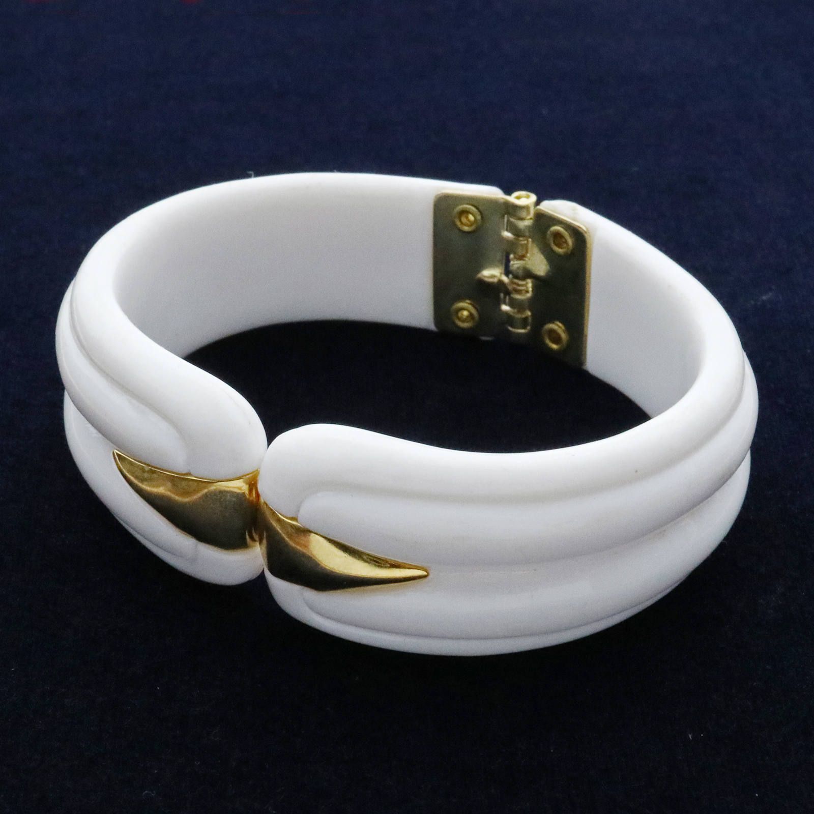 ゴールドアクセントレトロバングル