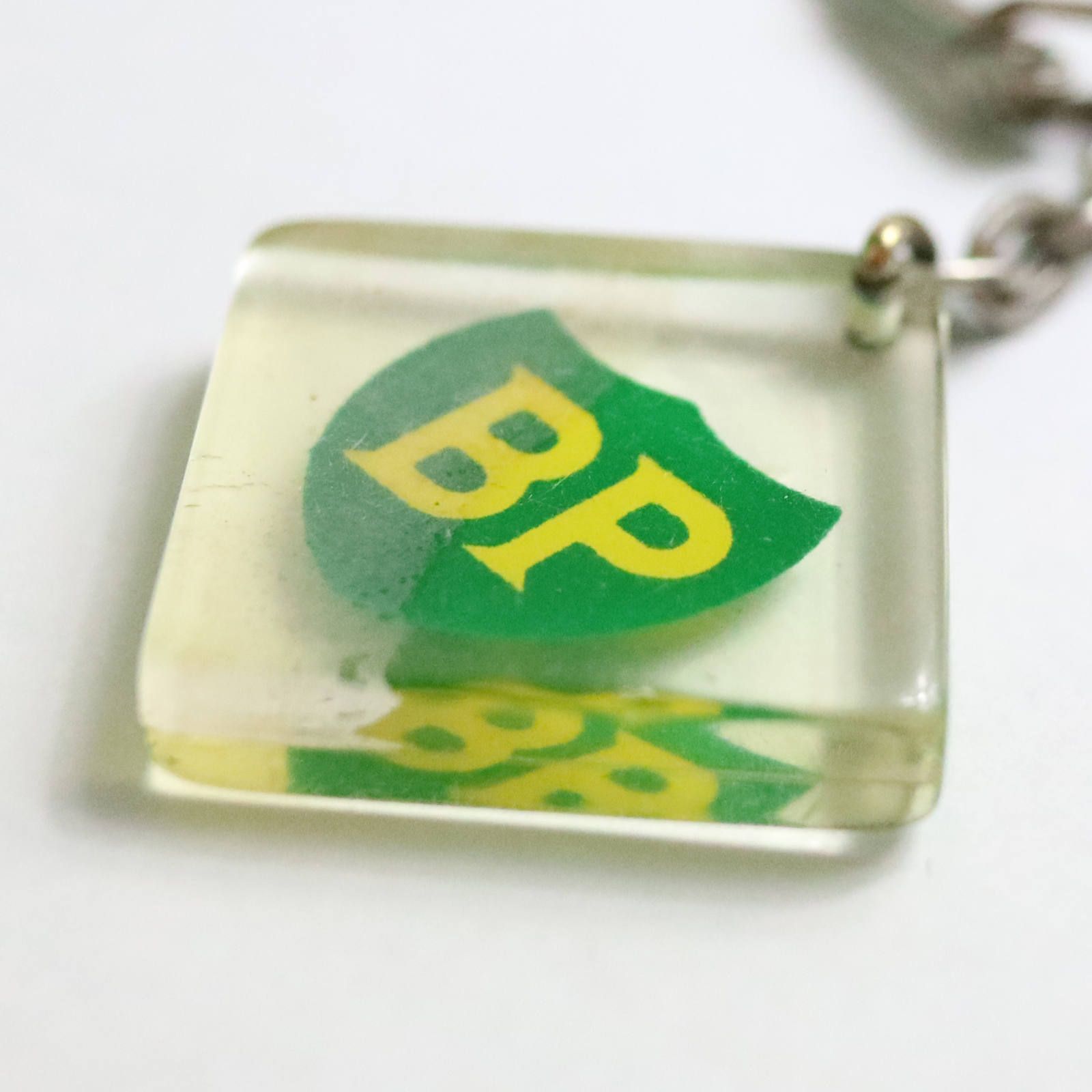 BP ビーピー オイル ブルボンキーホルダー