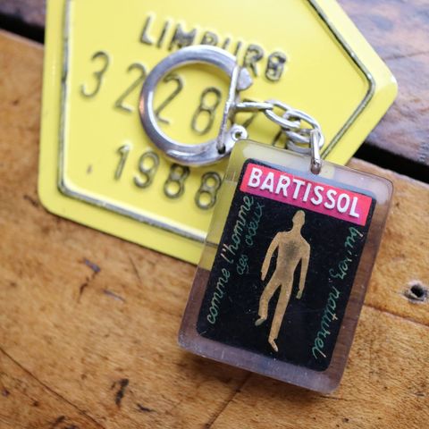 Bartissol バルティソル ワイン ブルボンキーホルダー