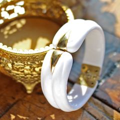 ゴールドアクセントレトロバングル