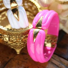 ゴールドアクセントレトロバングル