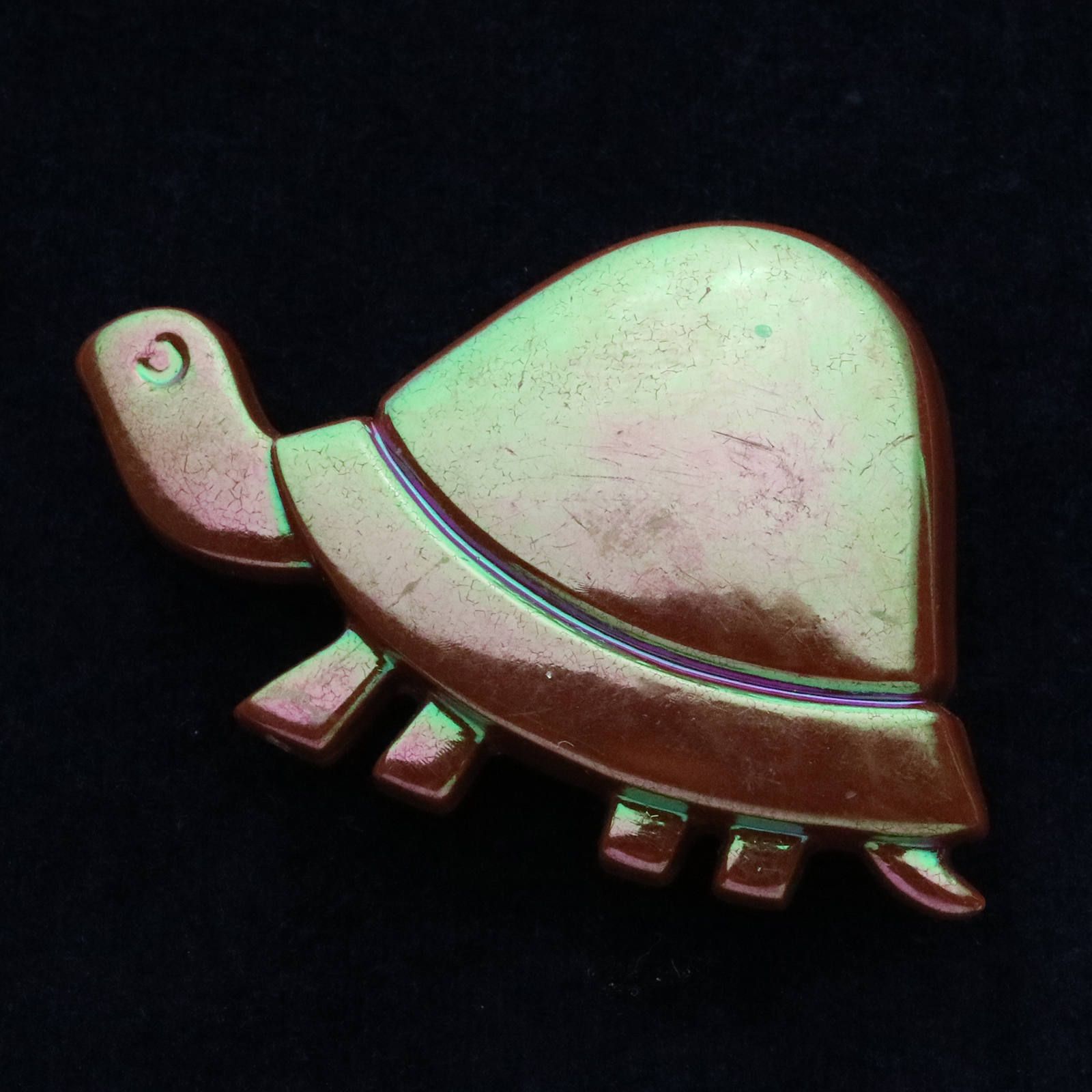 プラスチックブローチ「カメ」