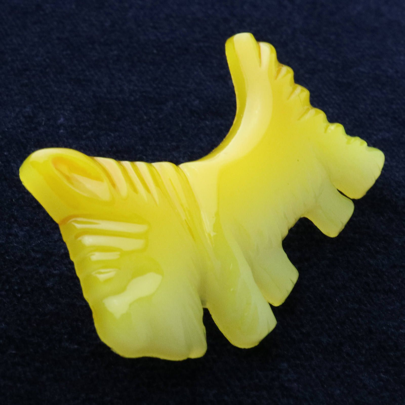 プラスチックブローチ「ヨークシャテリア」