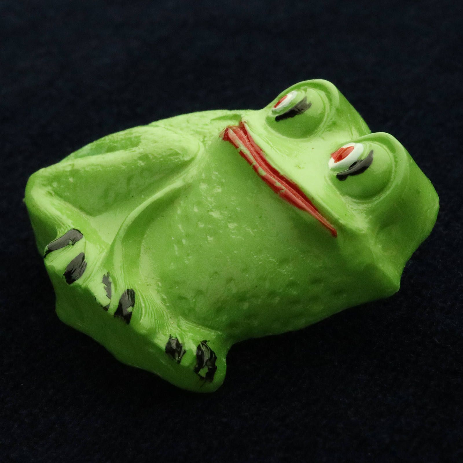 プラスチックブローチ「カエル」