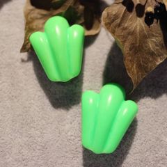 イヤリング「ネオンリリー」