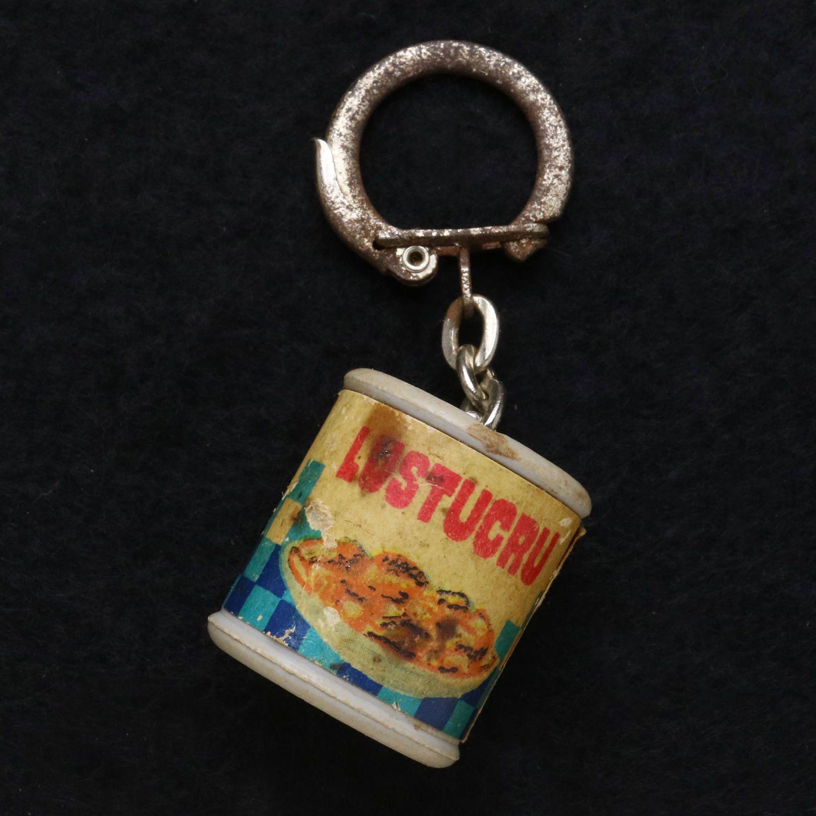 LUSTUCRU "aux oeufs frais" フレンチキーホルダー