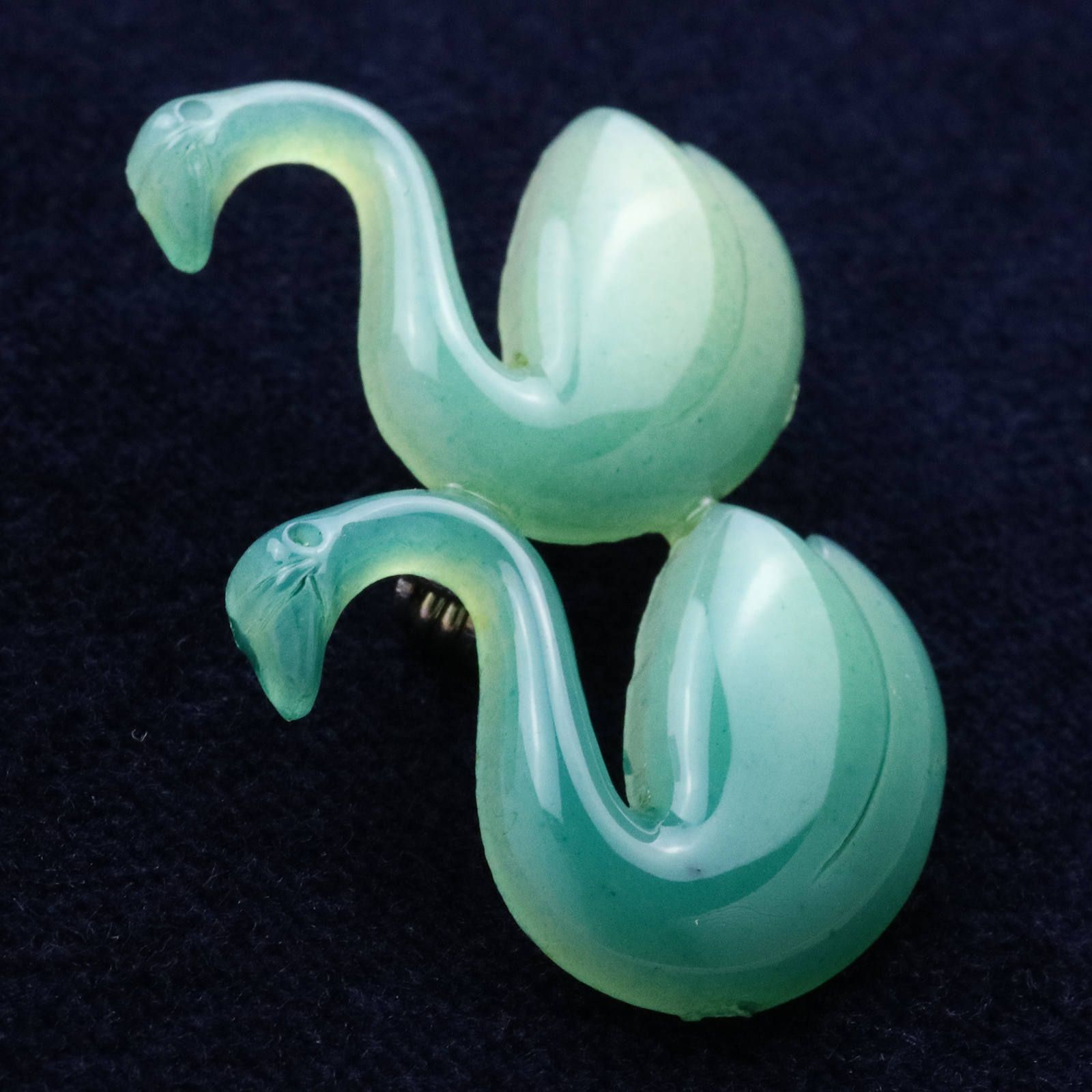 プラスチックブローチ「白鳥」
