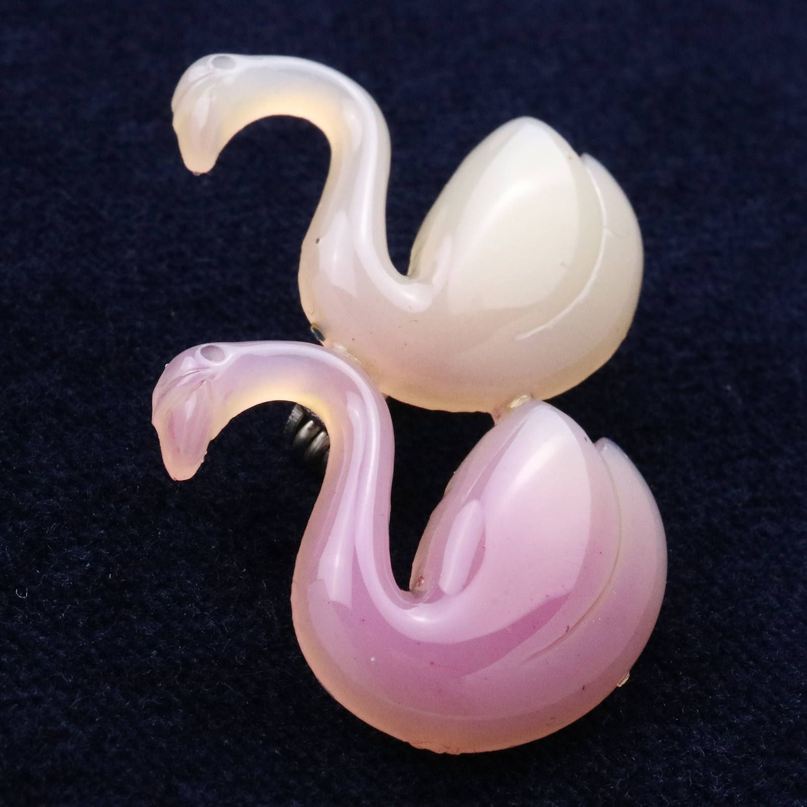 プラスチックブローチ「白鳥」