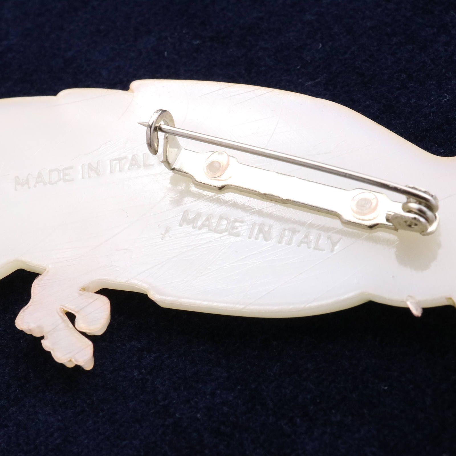 プラスチックブローチ「インコ」