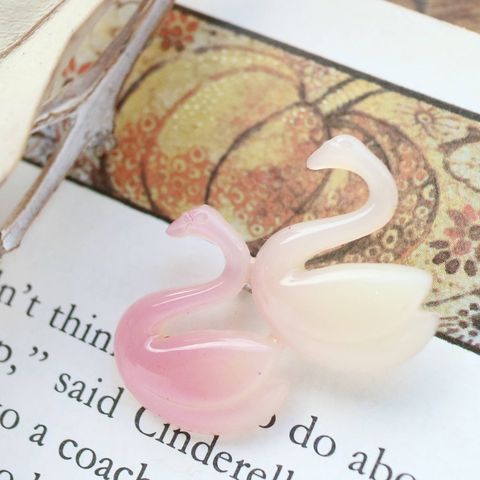 プラスチックブローチ「白鳥」