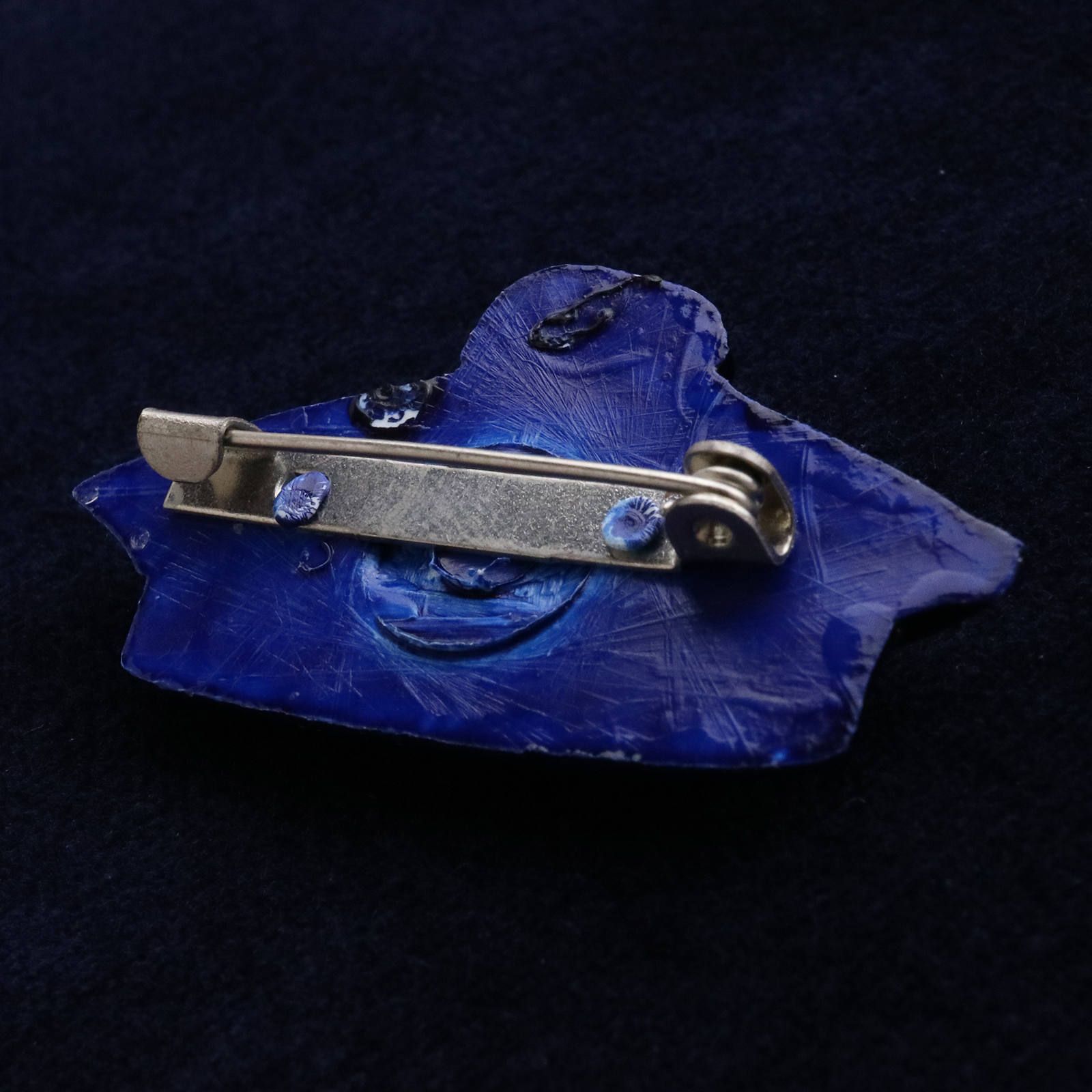 プラスチックブローチ「セーラ―帽」