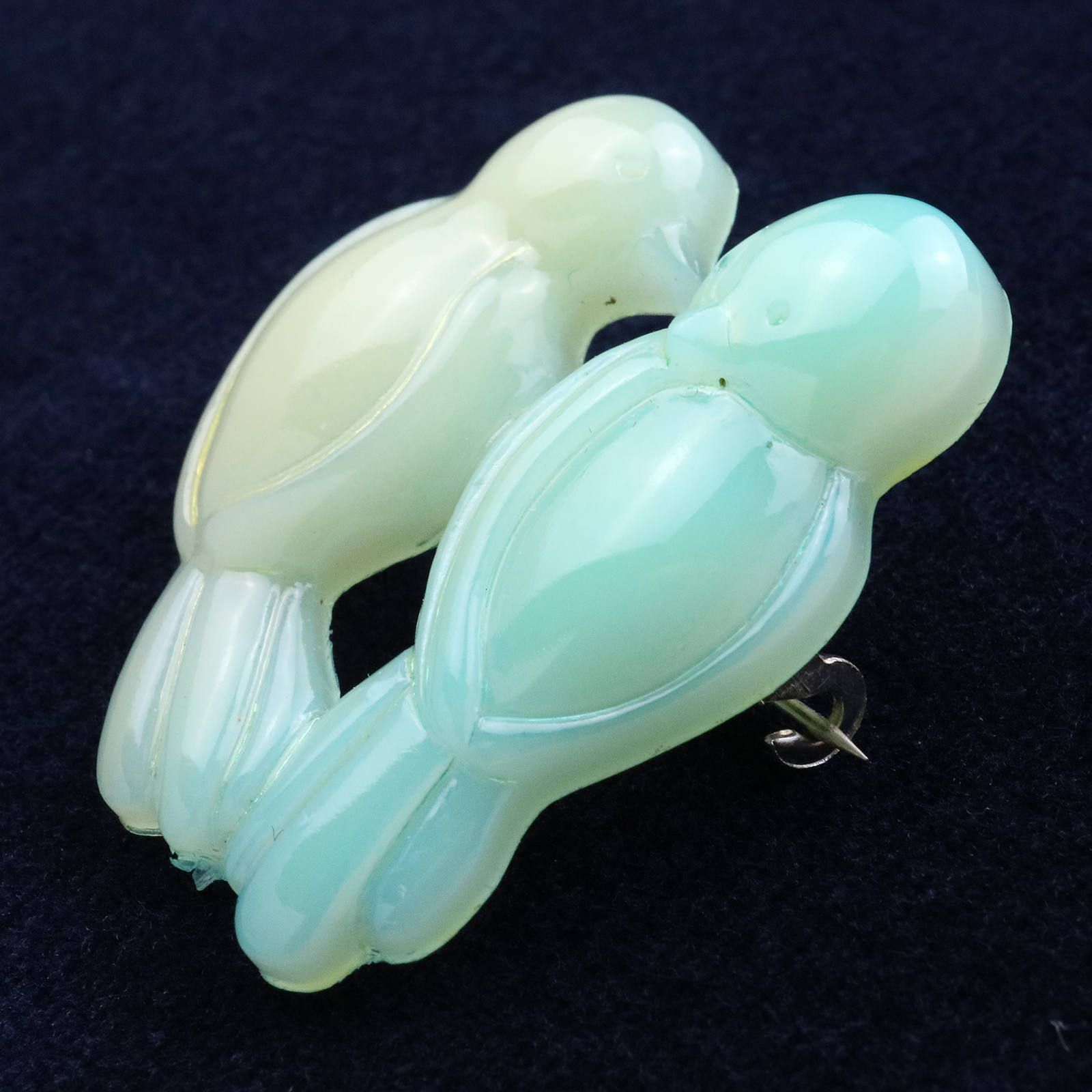 プラスチックブローチ「つがいの小鳥」