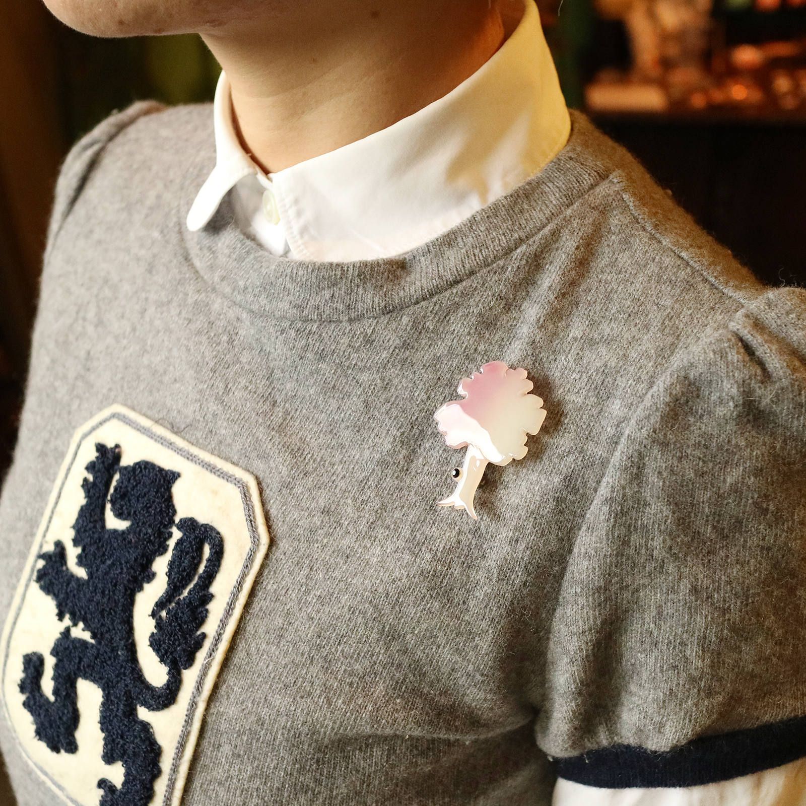 プラスチックブローチ「木」
