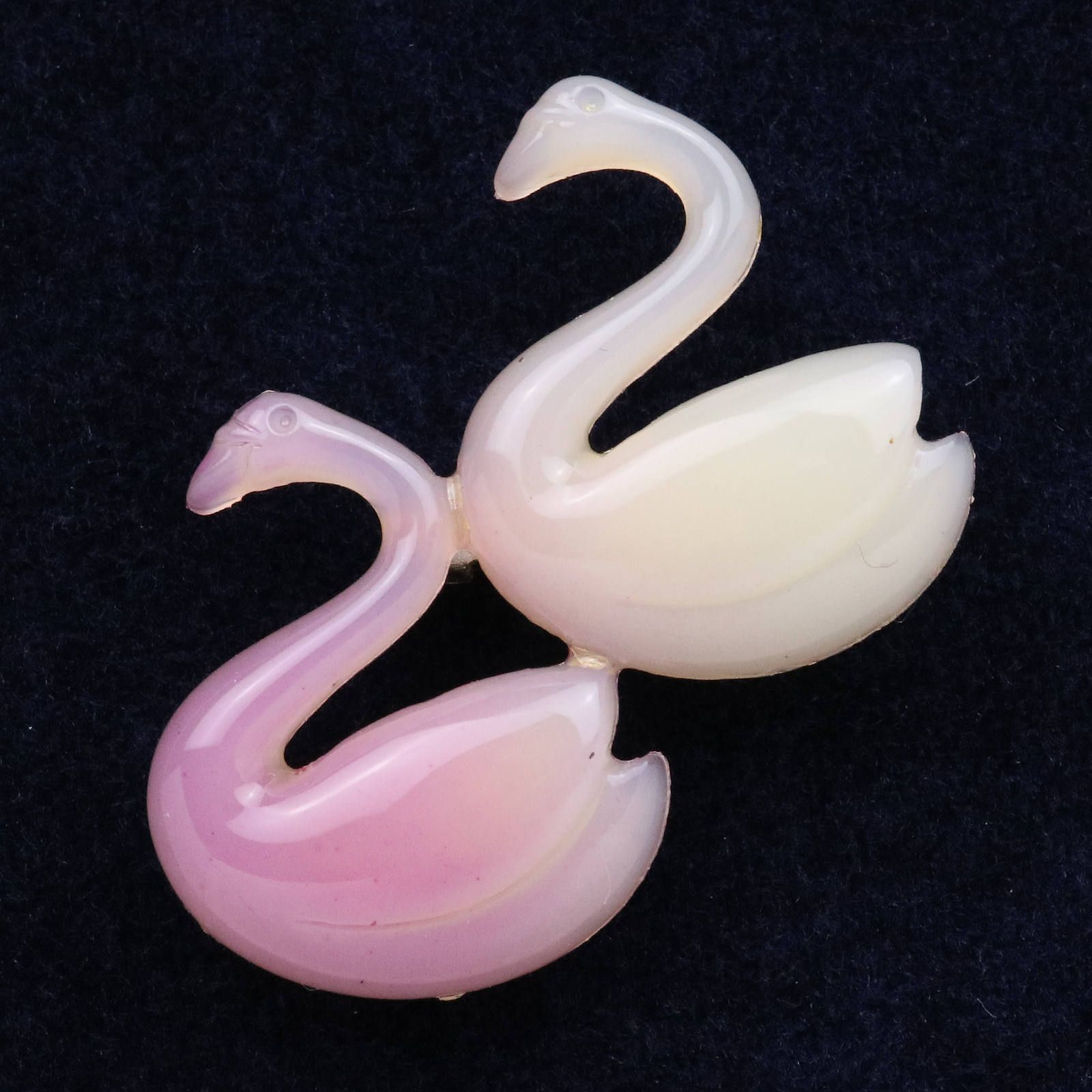 プラスチックブローチ「白鳥」