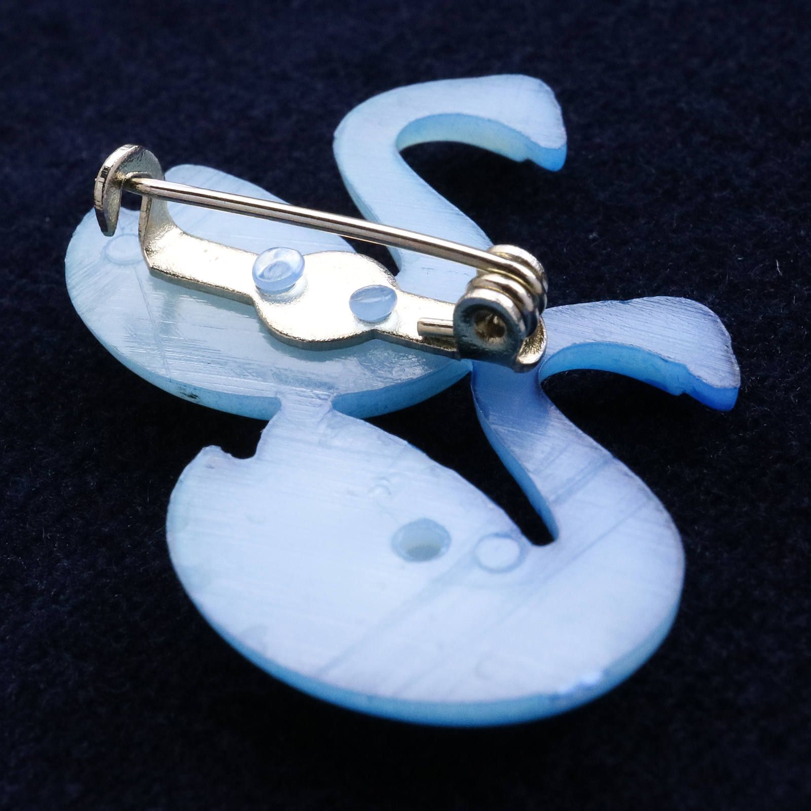 プラスチックブローチ「白鳥」