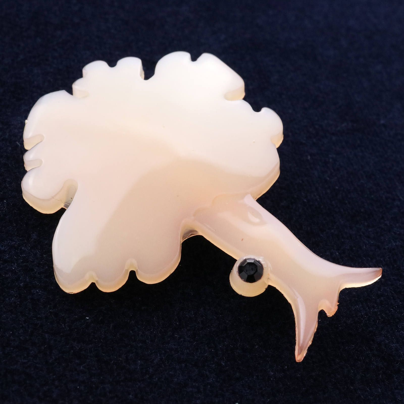 プラスチックブローチ「木」