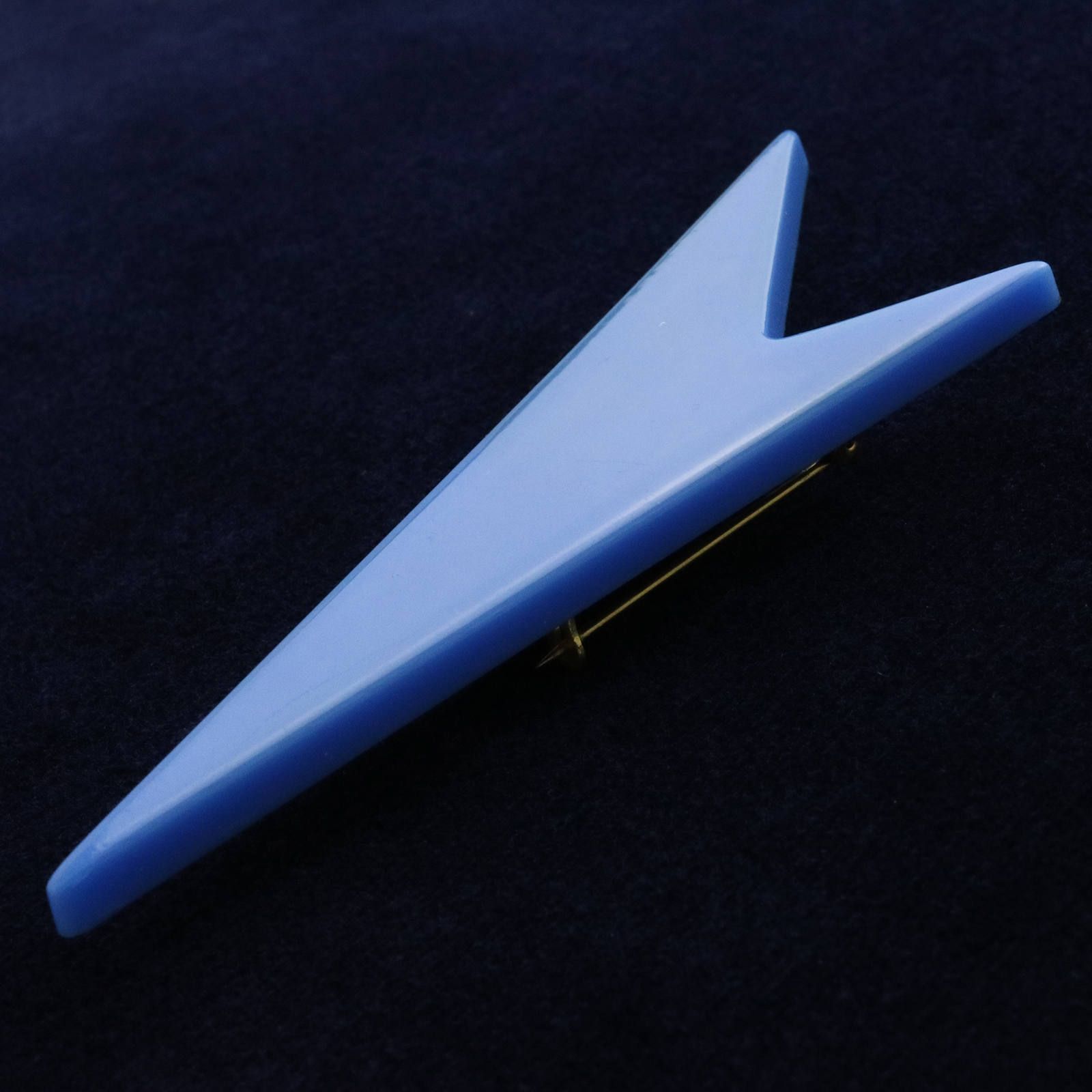 プラスチックブローチ「雷」