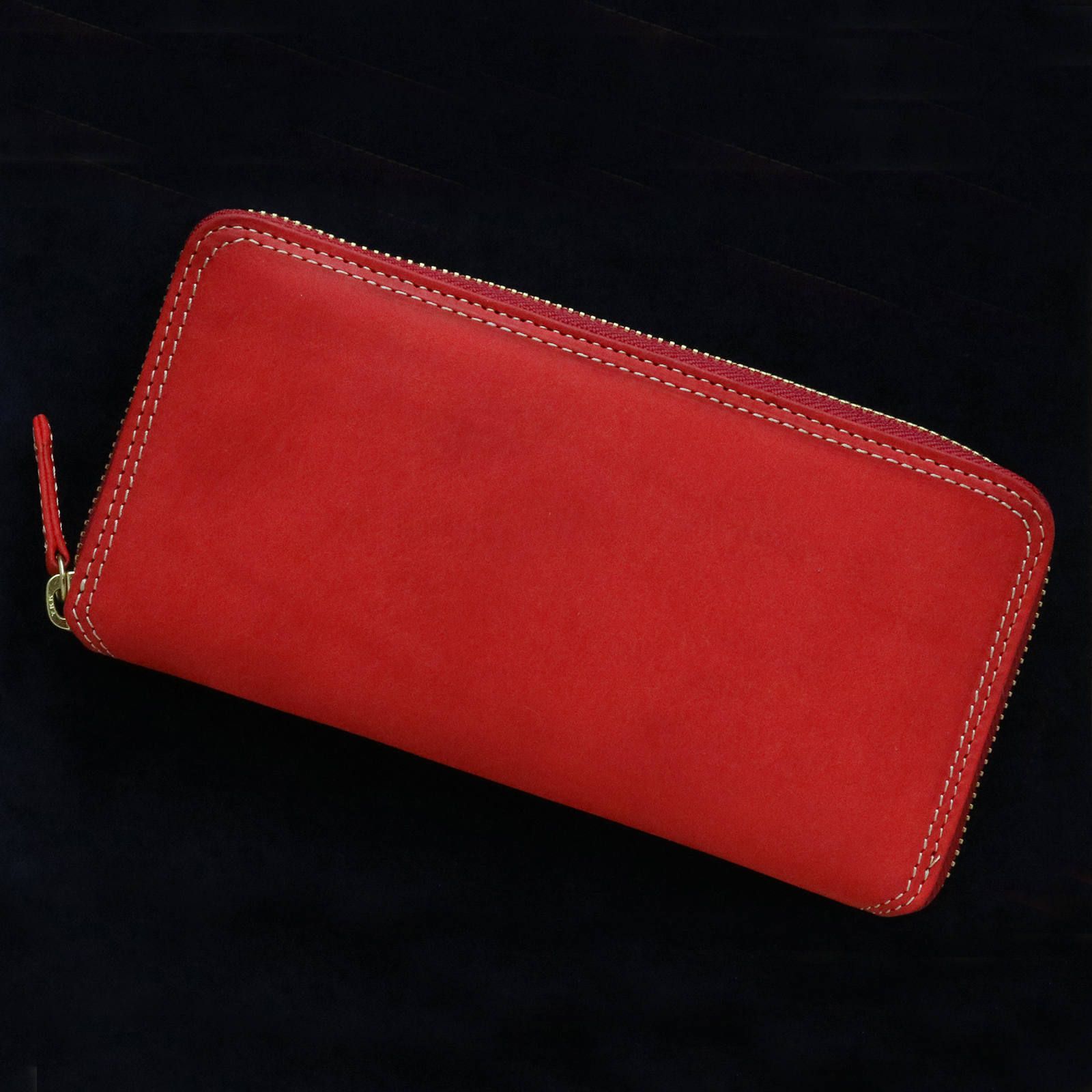 「PUEBRO」 ラウンドジップ長財布/レッド
