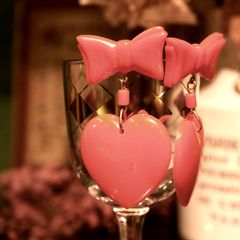 「プラハート&リボン」ピアス